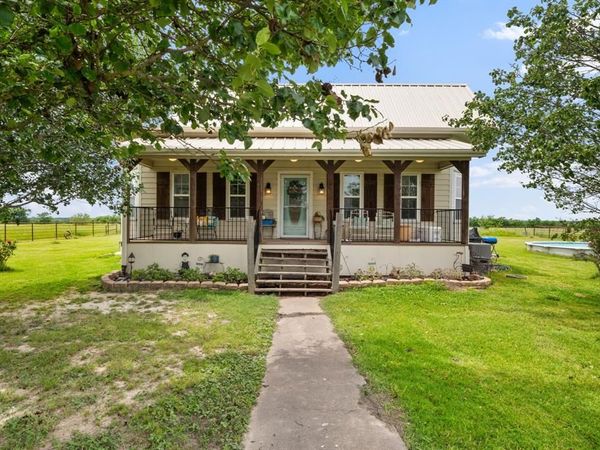 404 Fm 1566 W, Wolfe City, TX 75496