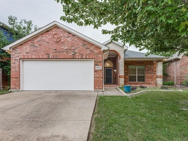 10866 Calderwood Lane, Fort Worth, TX 76052