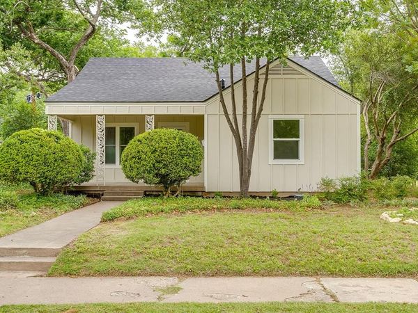 1412 Eagle Drive , Fort Worth, TX 76111