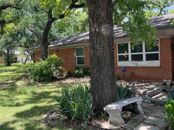 1005 Gary Street , Bridgeport, TX 76426