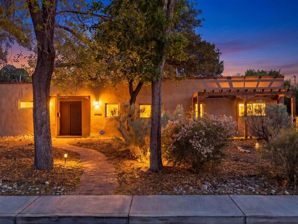 808 Parkland Circle SE, Albuquerque, NM 87108