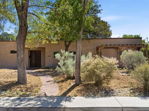 808 Parkland Circle SE, Albuquerque, NM 87108