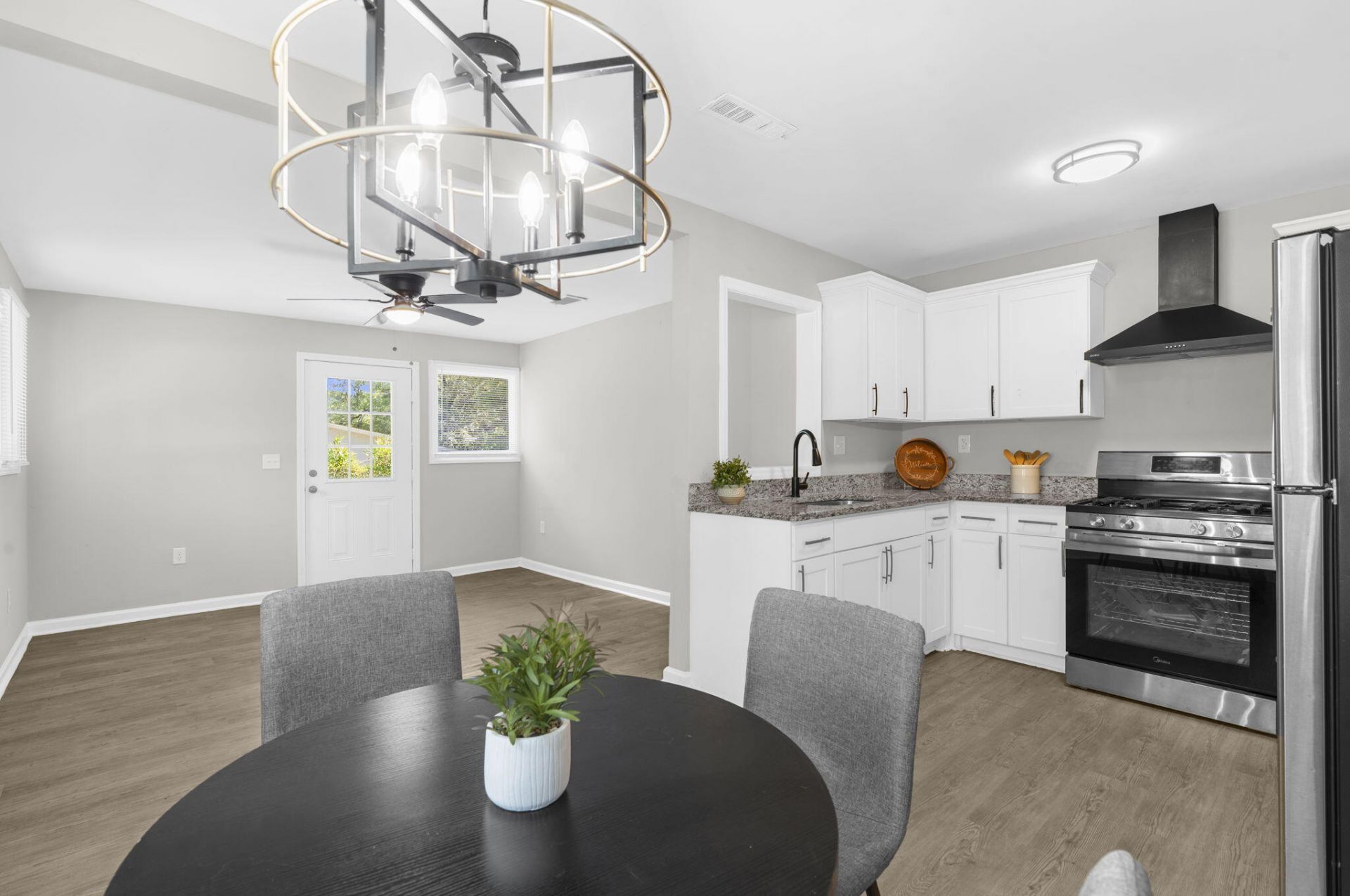2649 Orchid Avenue Photo 10