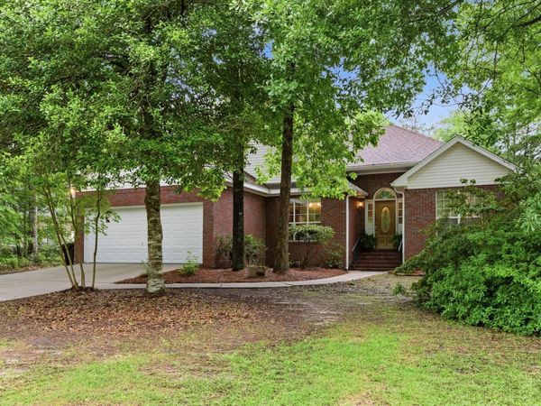66 St Andrews, Hattiesburg, MS 39401