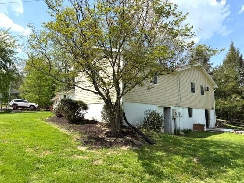 300 Eastlawn Circle , Zanesville, OH 43701 Photo 2