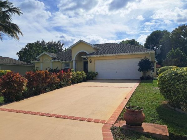 242 SW Amesbury Avenue, Port St. Lucie, FL 34953