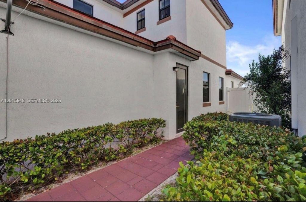 3460 W 103rd Ter, Hialeah, FL 33018 Photo