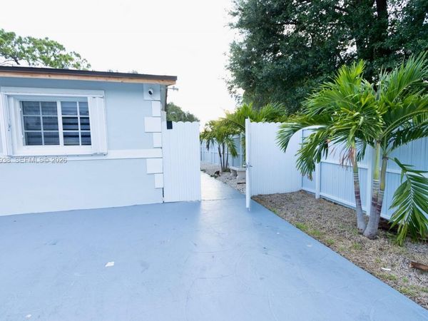 20760 NW 37th Ct , Unit 1, Miami Gardens, FL 33055