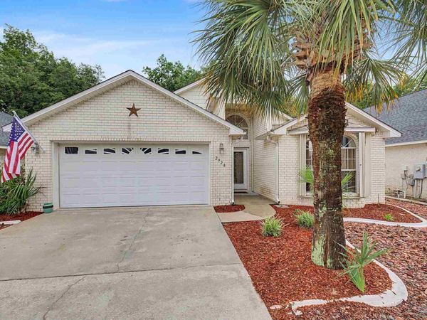 2928 Hidden Bay Blvd, Navarre, FL 32566