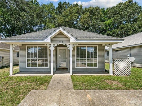 1149 Sweetbriar St, Cantonment, FL 32533