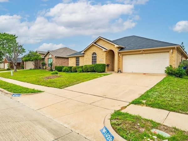 1028 Cedar Ridge Lane, Burleson, TX 76028
