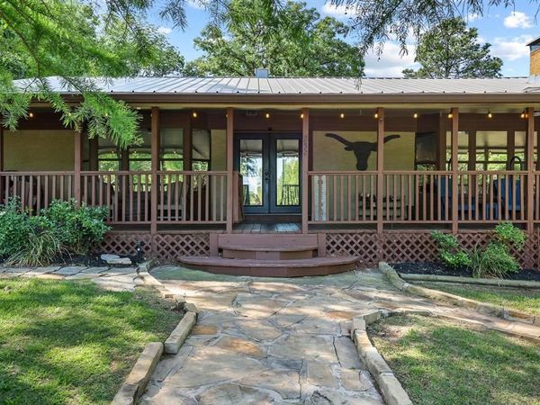 252 Hacienda Drive , Pottsboro, TX 75076