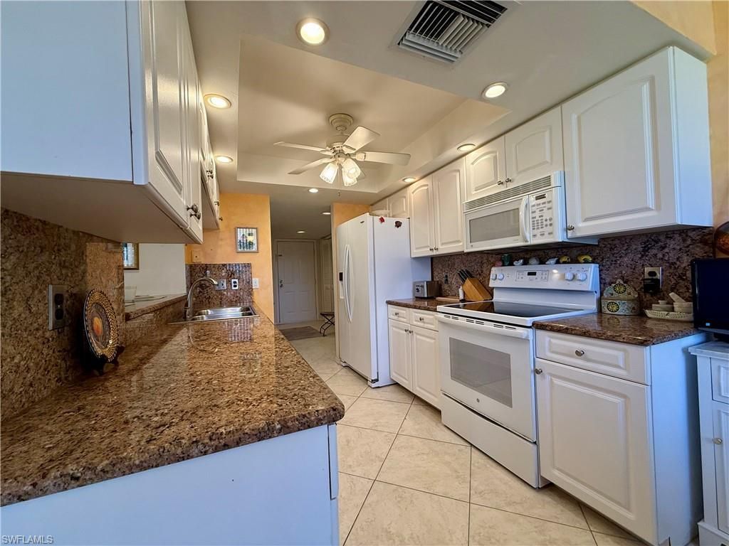 11118 Gulf Shore Dr, Unit A204, Naples, FL 34108 Photo