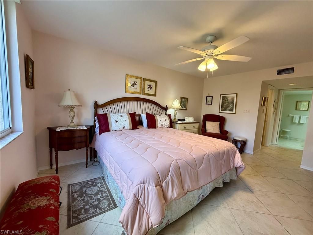 11118 Gulf Shore Dr, Unit A204, Naples, FL 34108 Photo