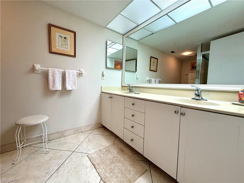 11118 Gulf Shore Dr, Unit A204, Naples, FL 34108 Photo