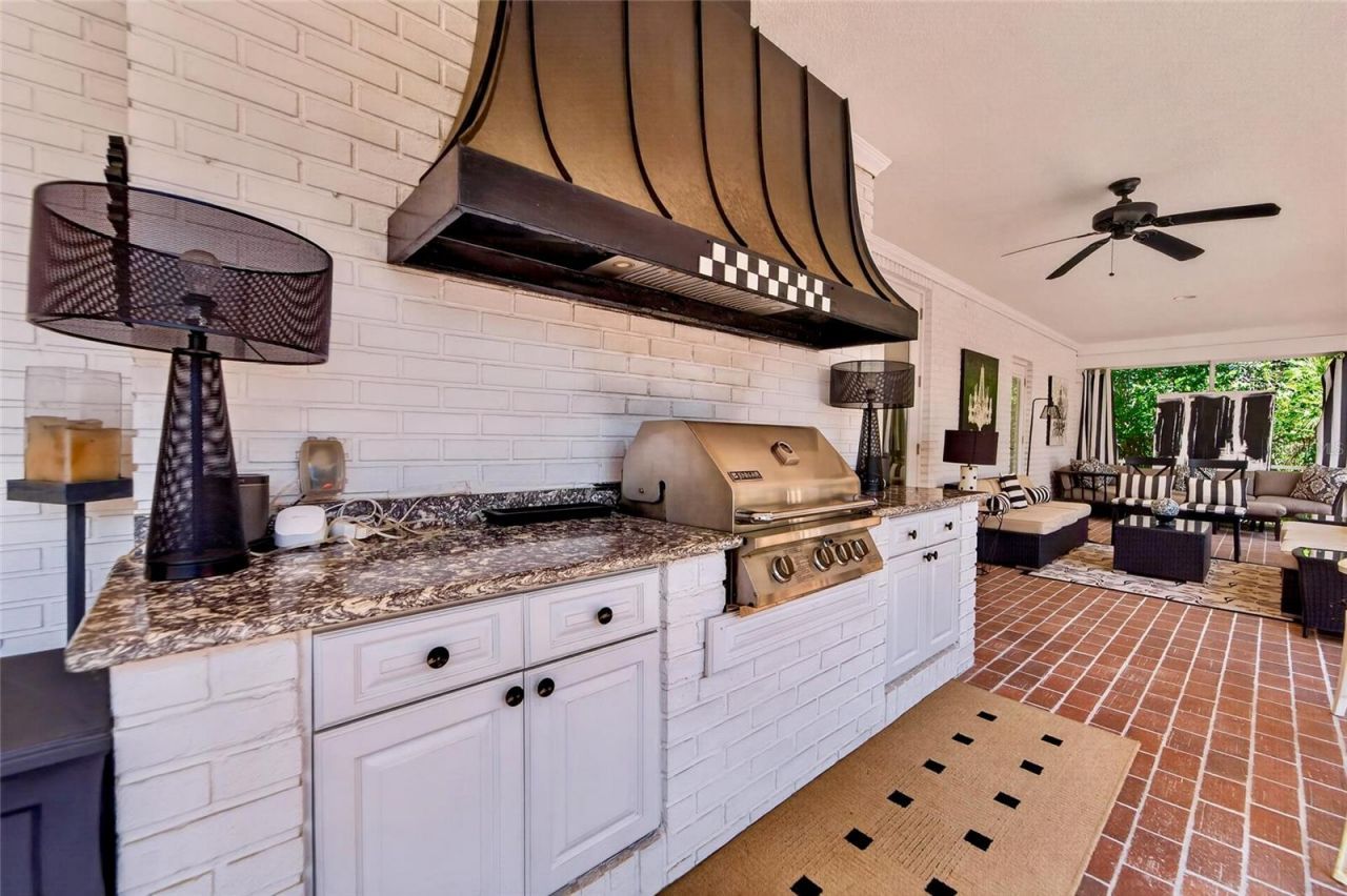 16203 Avila Boulevard, Tampa, FL 33613 Photo