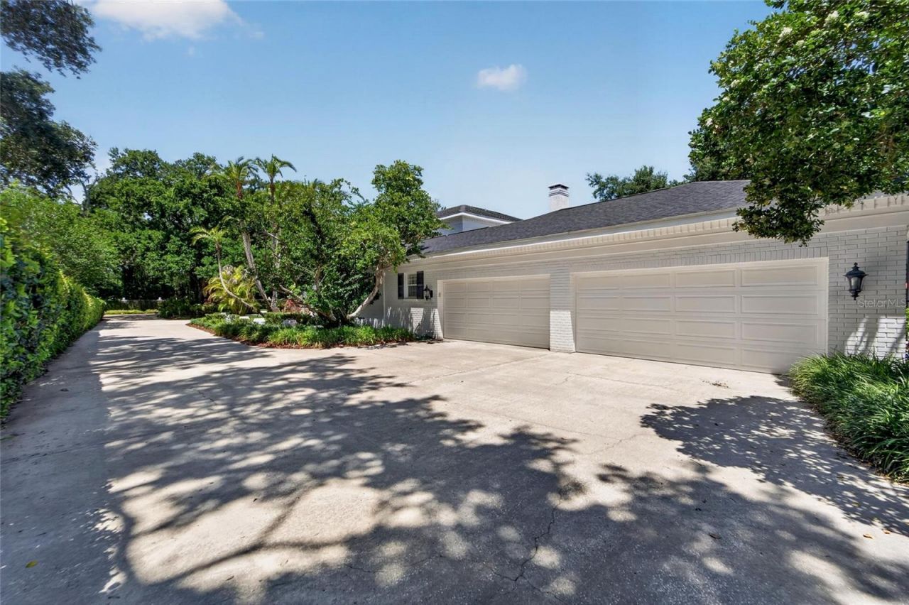 16203 Avila Boulevard, Tampa, FL 33613 Photo