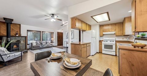 10260 Laburnham Circle, Truckee, CA 96161 Photo