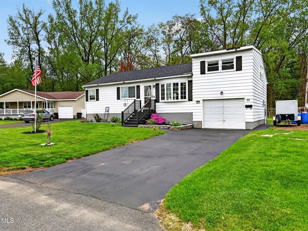 73 Bridle Path, Albany, NY 12205