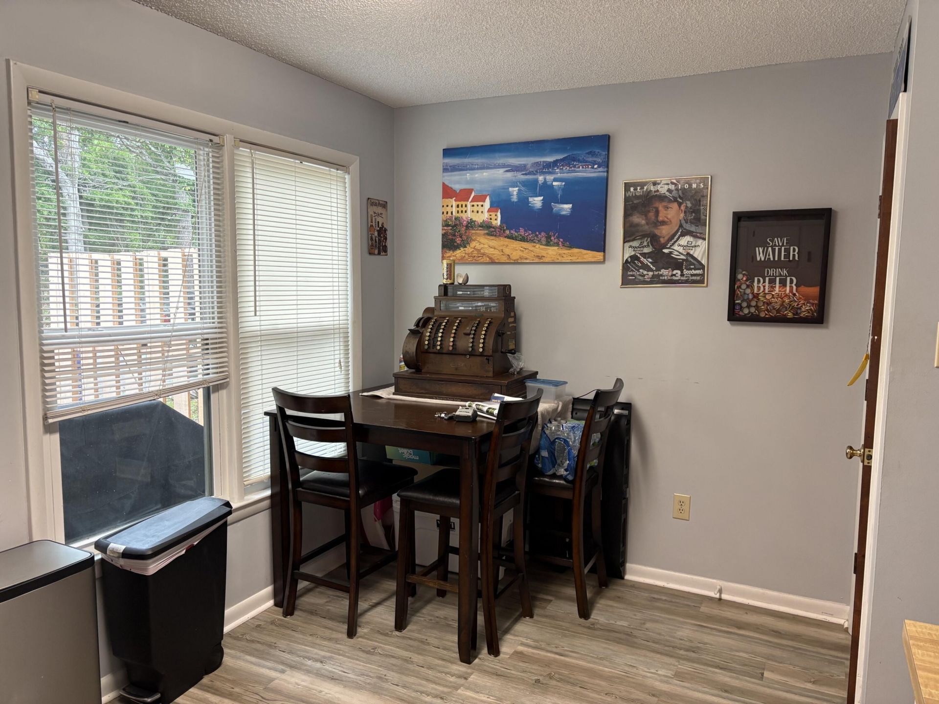 9 S Anderson Avenue Photo 12