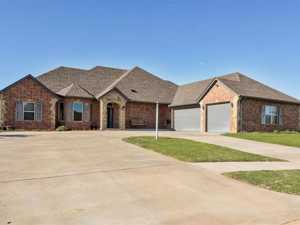 516 Kings Court, Tuttle, OK 73089