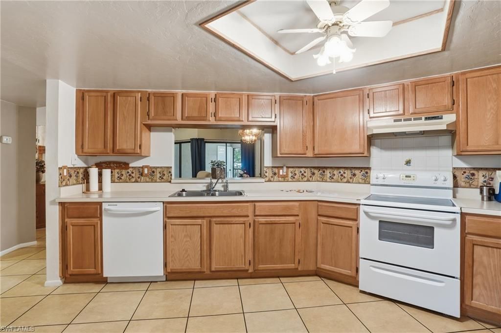 9627 Eaton Gardens Ln , Unit 205, Fort Myers, FL 33919 Photo
