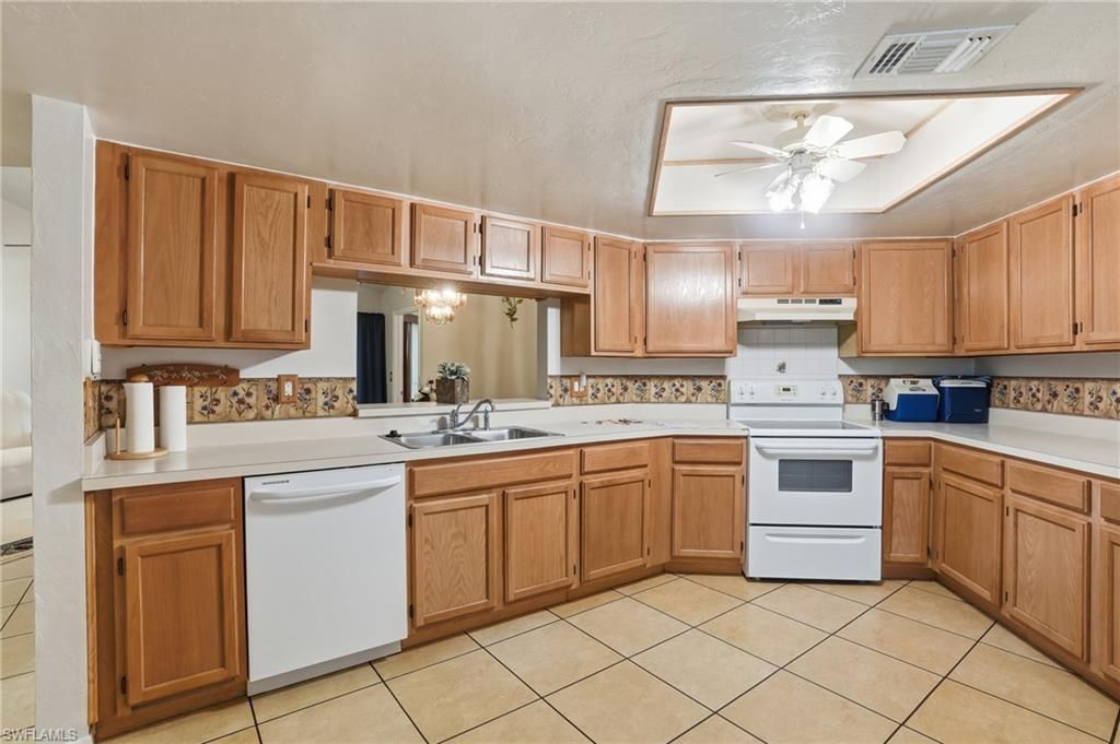 9627 Eaton Gardens Ln , Unit 205, Fort Myers, FL 33919 Photo