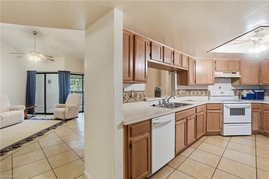 9627 Eaton Gardens Ln , Unit 205, Fort Myers, FL 33919 Photo