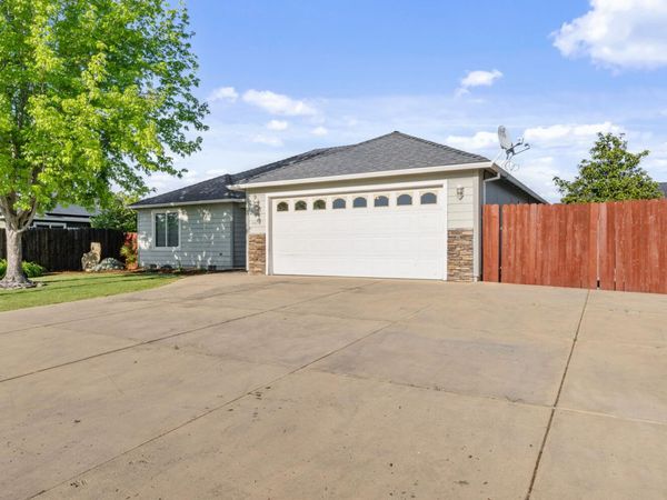 8414 Atlantic Avenue, White City, OR 97503