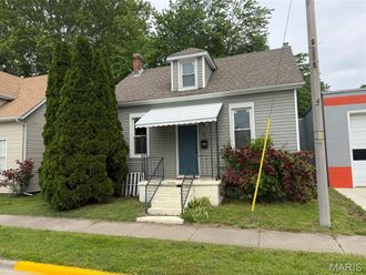 6 W Hanover Street  New Baden, IL 62265