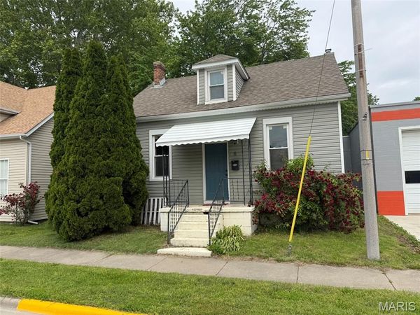 6 W Hanover Street , New Baden, IL 62265