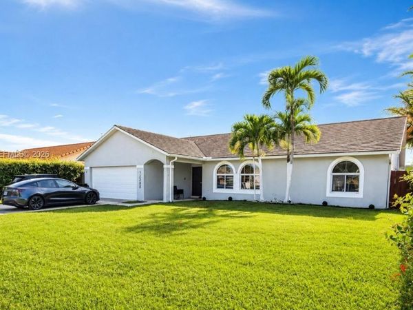 15046 SW 148th Pl, Miami, FL 33196
