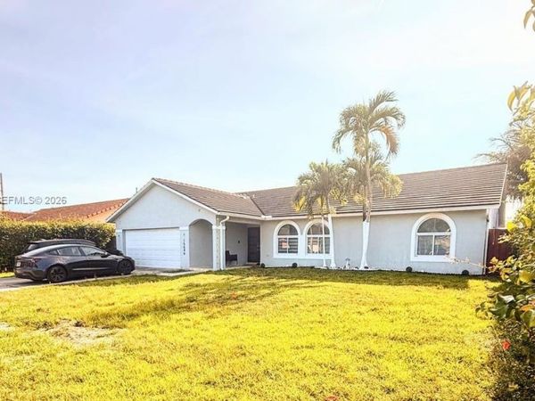 15046 SW 148th Pl , Miami, FL 33196