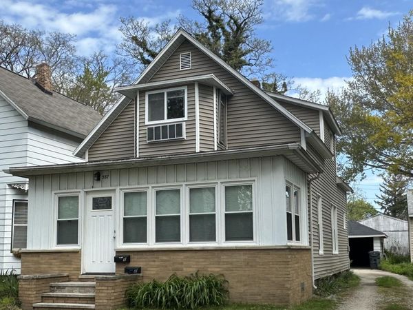 537 Winchester Avenue, Upper Unit, St. Joseph, MI 49085
