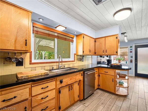 521 Sweeney Avenue , Las Vegas, NV 89104