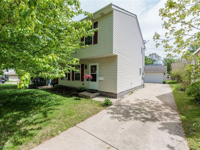 671 Tioga Trail, Willoughby, OH 44094 Photo 1