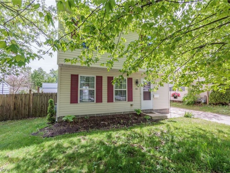 671 Tioga Trail, Willoughby, OH 44094 Photo 3