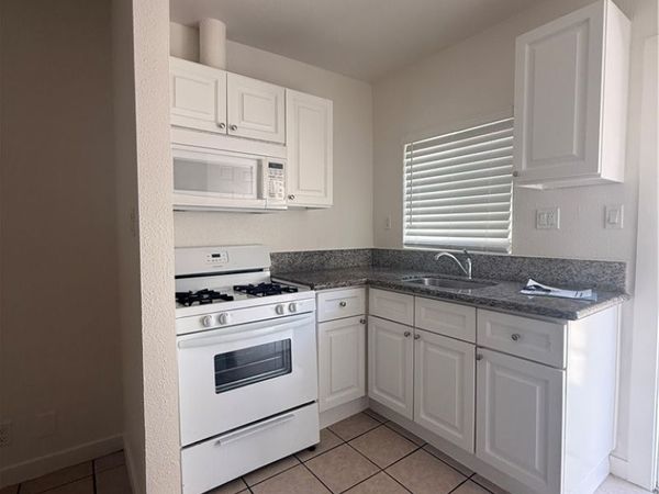 1234 Raymond Avenue, Long Beach, CA 90804