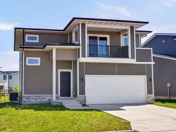 1421 NE Cedarwood Drive, Grimes, IA 50111