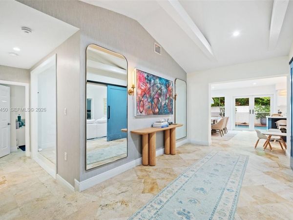 200 W Mashta Dr , Key Biscayne, FL 33149