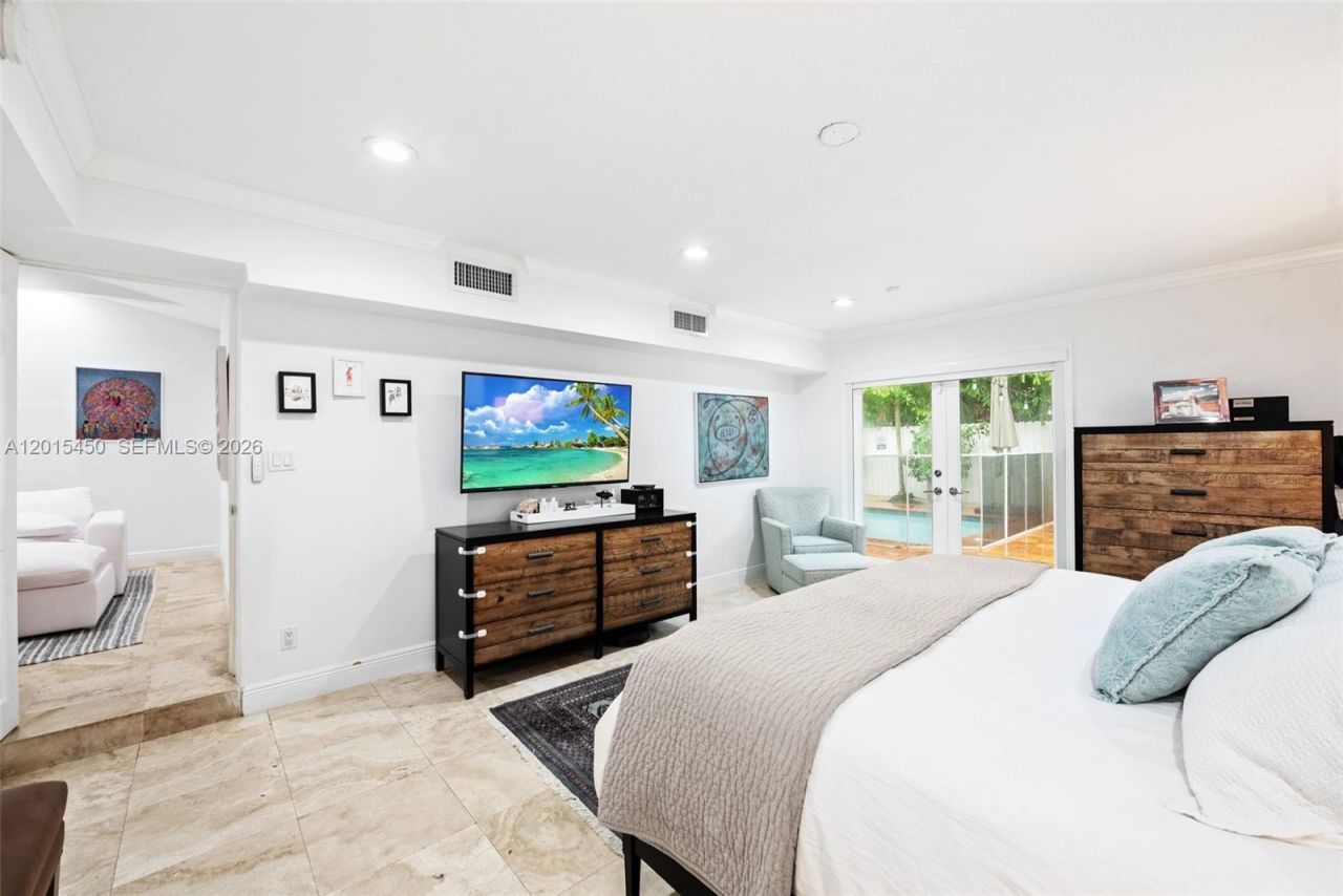 200 W Mashta Dr , Key Biscayne, FL 33149 Photo