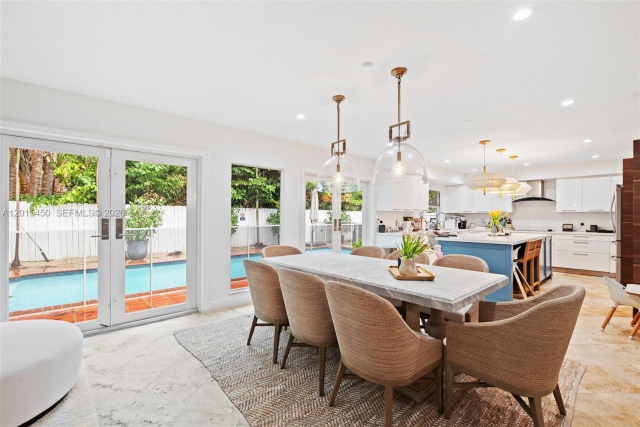 200 W Mashta Dr , Key Biscayne, FL 33149 Photo