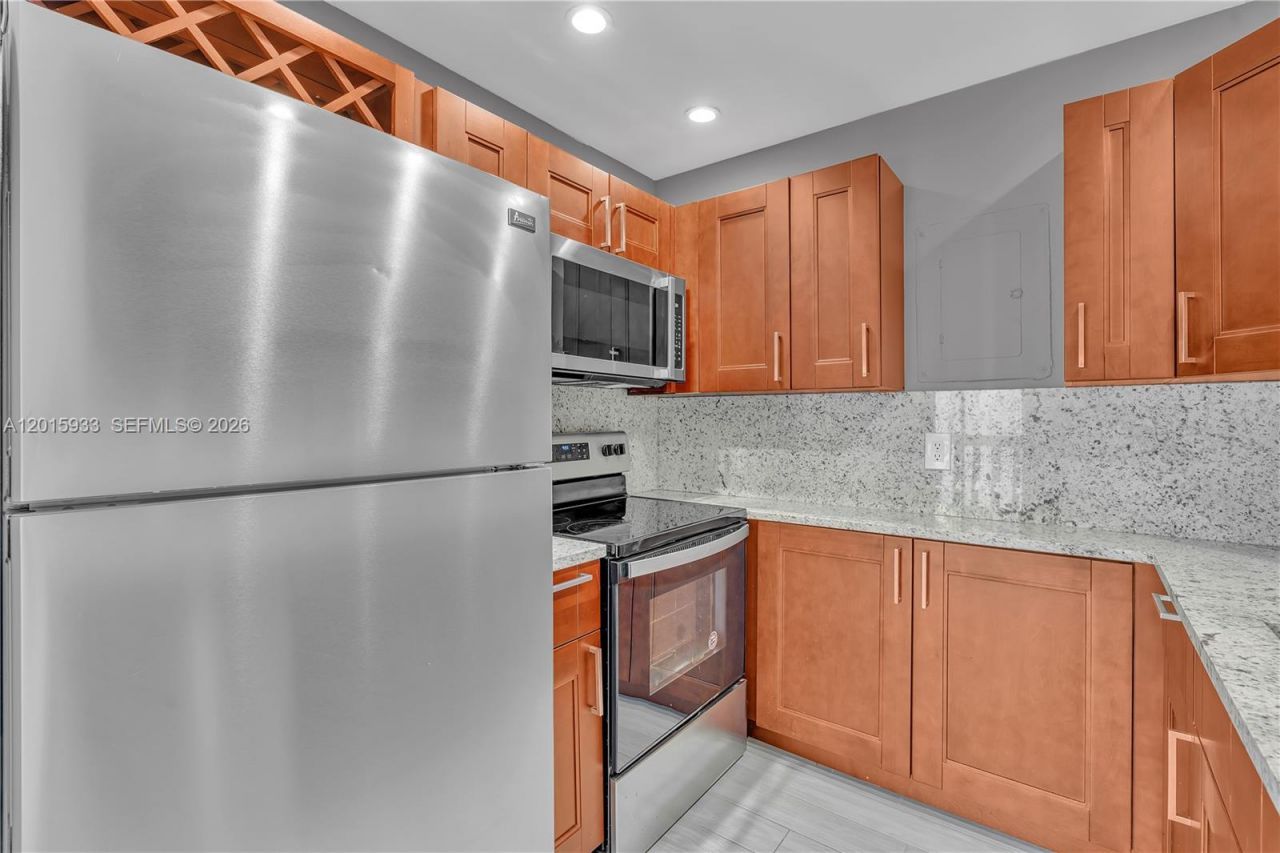 8911 NW 28th Dr , Unit 32B, Coral Springs, FL 33065 Photo