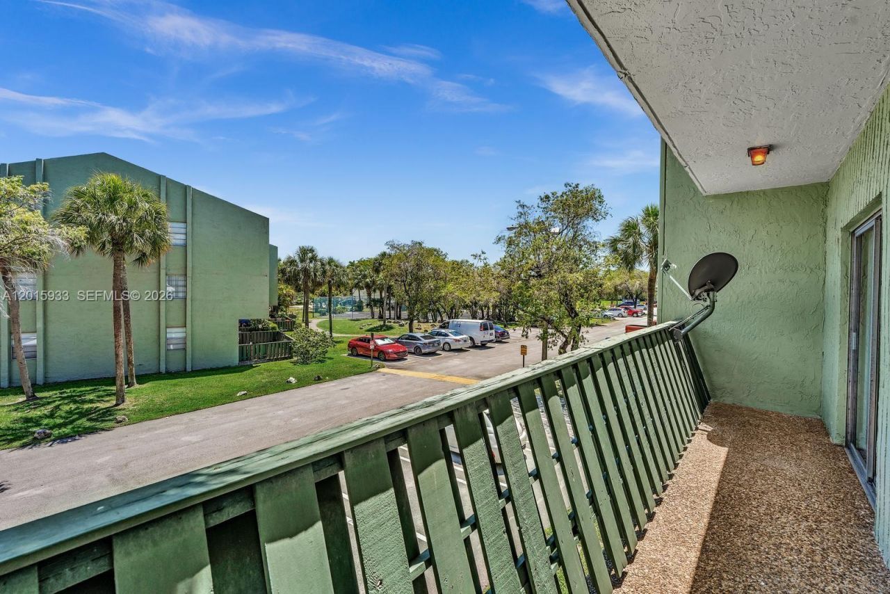 8911 NW 28th Dr , Unit 32B, Coral Springs, FL 33065 Photo