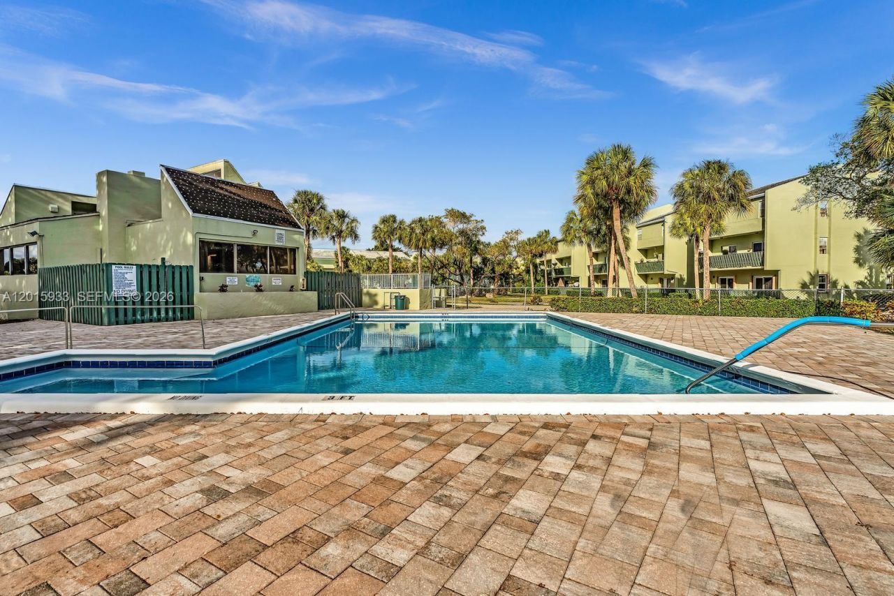 8911 NW 28th Dr , Unit 32B, Coral Springs, FL 33065 Photo
