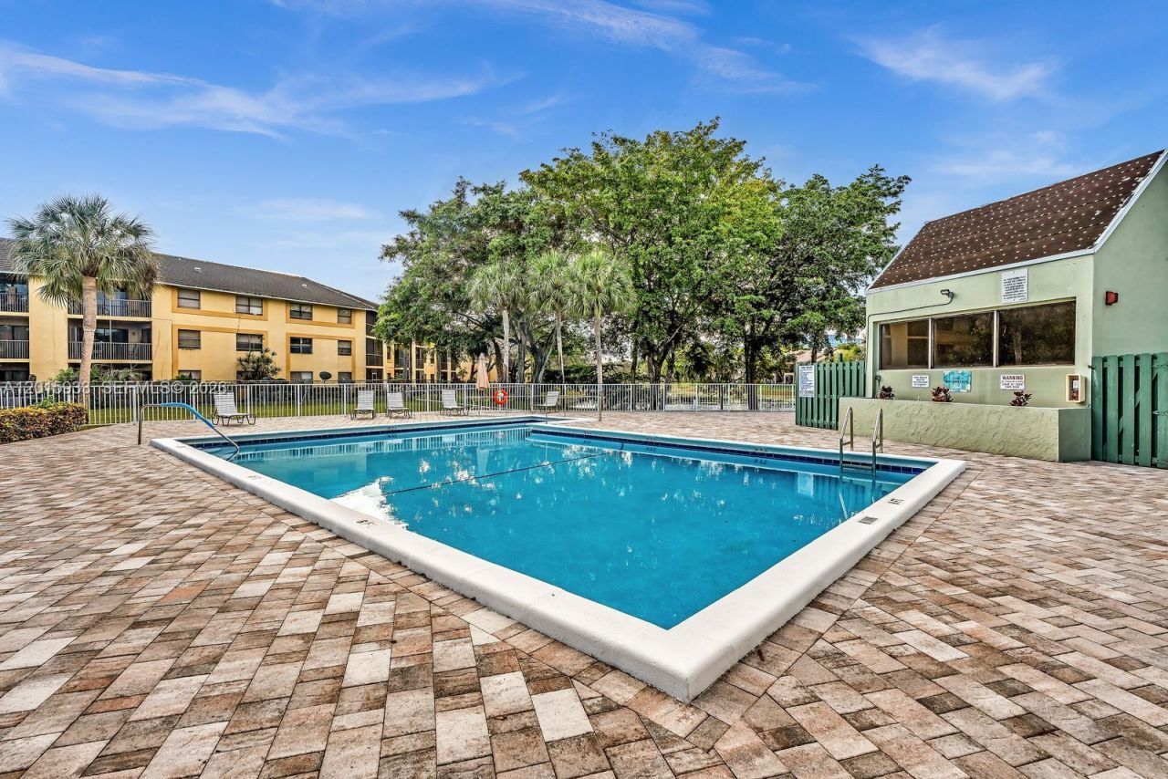 8911 NW 28th Dr , Unit 32B, Coral Springs, FL 33065 Photo