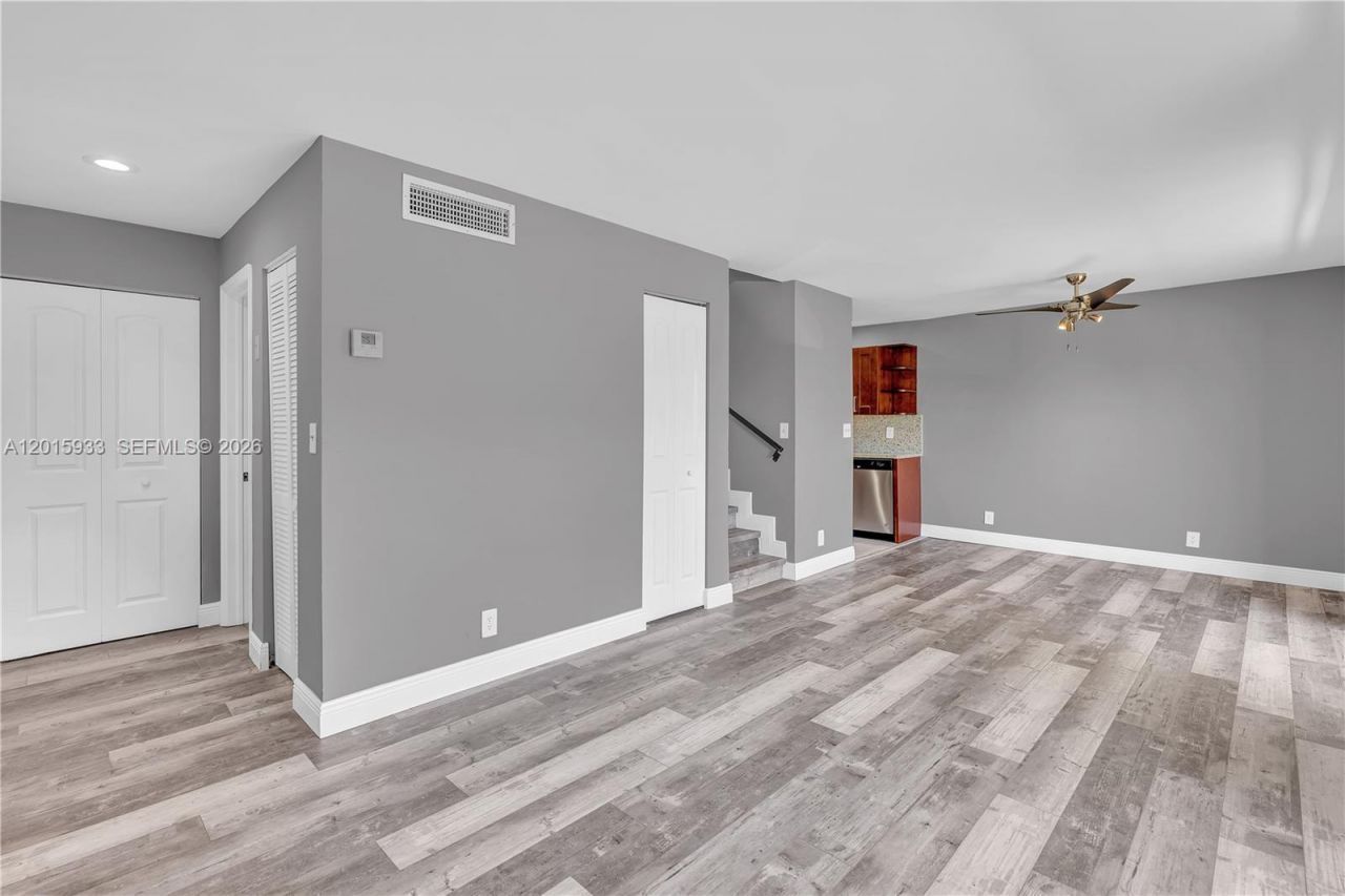 8911 NW 28th Dr , Unit 32B, Coral Springs, FL 33065 Photo