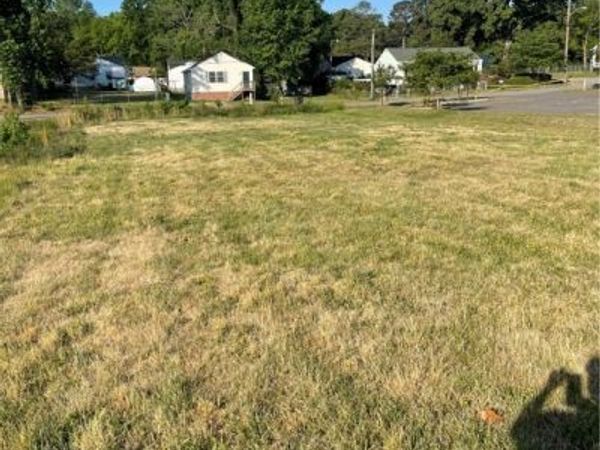 2607 Berry Street , Hopewell, VA 23860