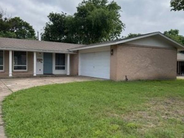 923 Warren Way, Richardson, TX 75080