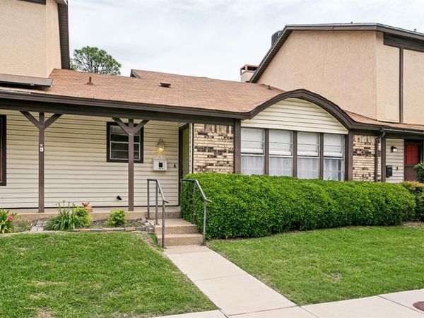 2019 Clubridge Drive, Carrollton, TX 75006